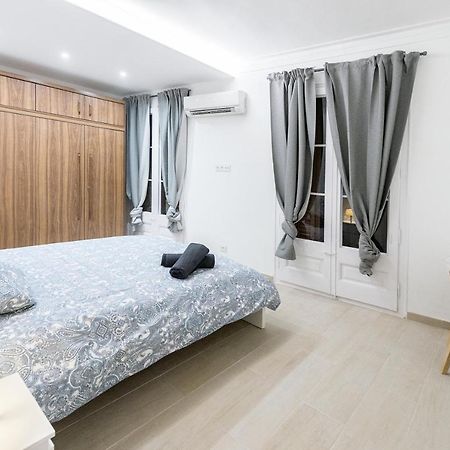 Sagrada Familia Apartments Barcelona Bagian luar foto