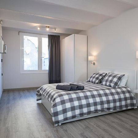 Sagrada Familia Apartments Barcelona Bagian luar foto