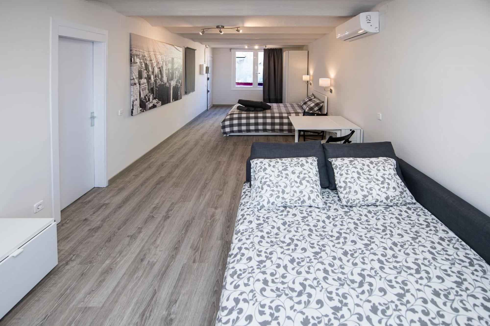 Sagrada Familia Apartments Barcelona Bagian luar foto